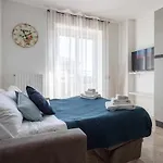 Milano City Apartments - Parking And Comfort - Spacious Apt Up To 8 Pax